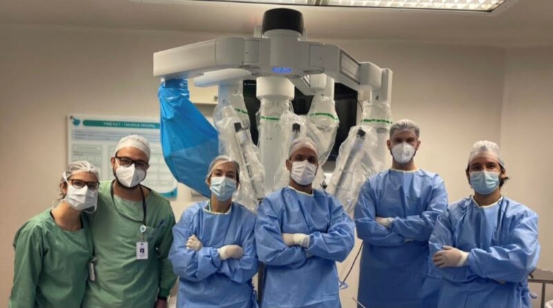 primeira cirurgia robótica pediátrica multidisciplinar